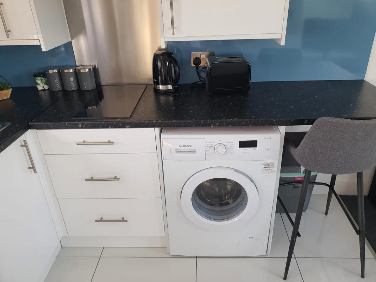 Hotel New Self Contained Flat,In Hayes, Free Parking Northolt  Exterior foto