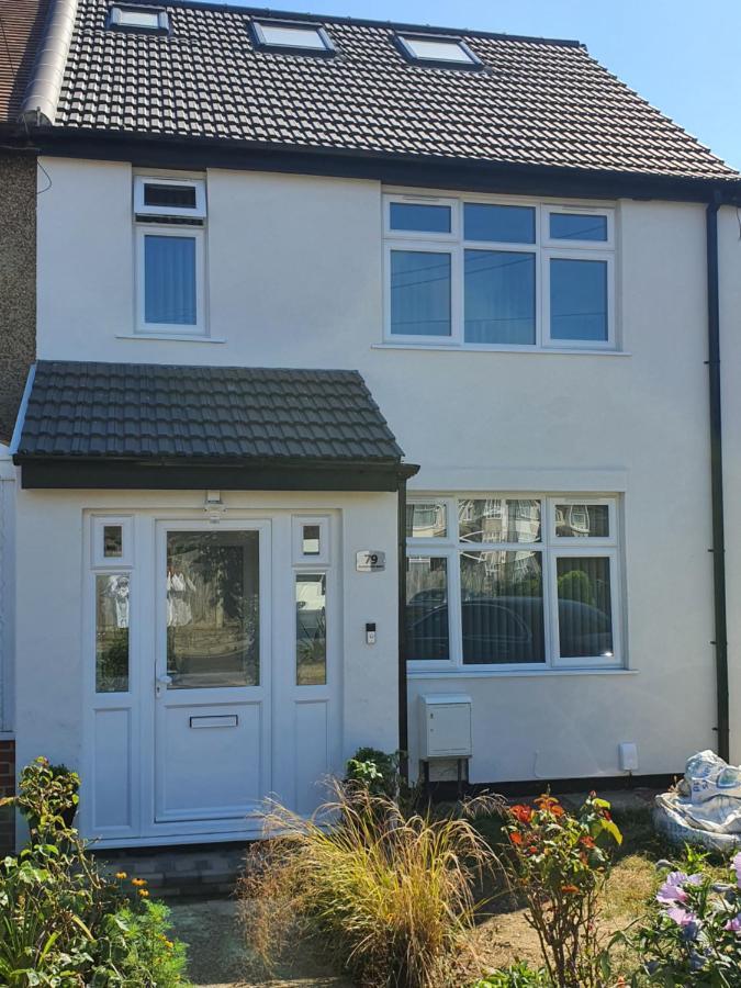Hotel New Self Contained Flat,In Hayes, Free Parking Northolt  Exterior foto